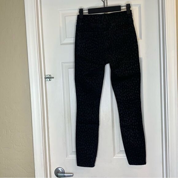 Good American Good Legs Crop Skinny Jeans Black Tonal Leopard Print Size 24 - Picture 6 of 10